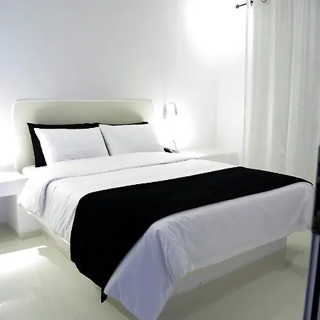 Tataki Family Hotel Fira (Santorini)